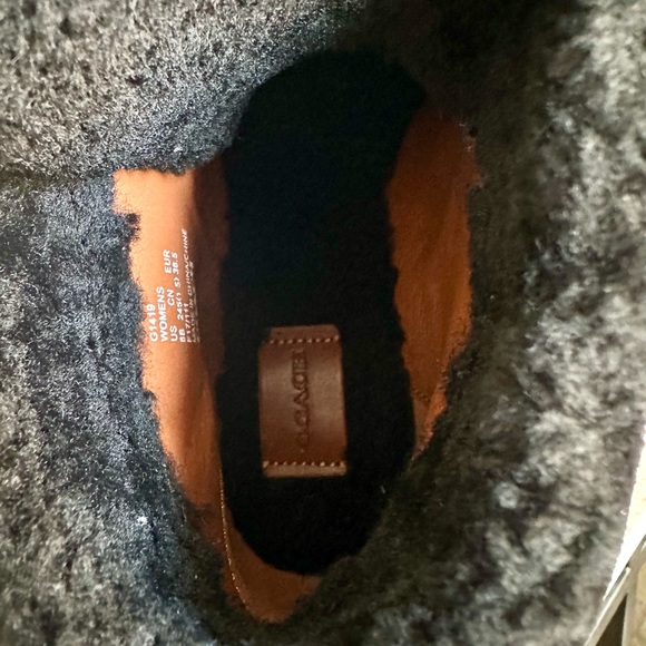 Coach Urban Hiker Boots with an Australian Sheep Fur and Tea Rose charms - Picture 9 of 13